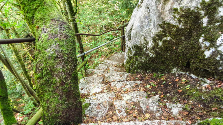 Die Treppe, die zur Engstelle führt