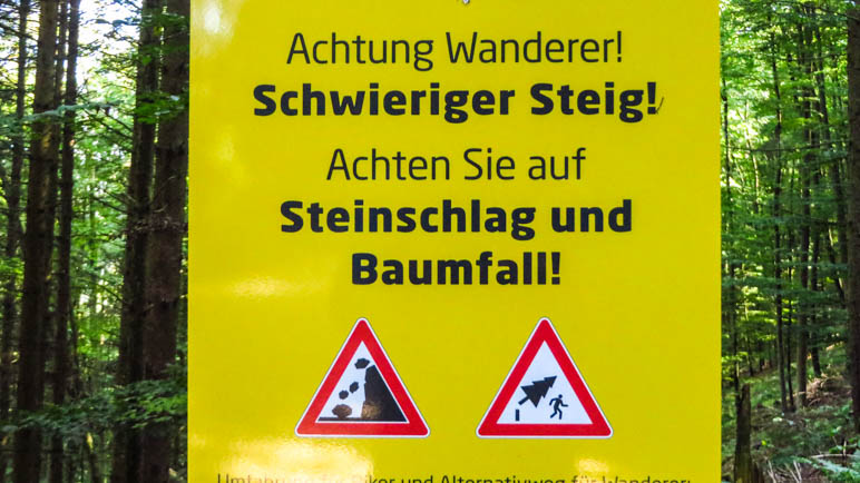 Ein knallgelbes Warnschild, nicht das letzte auf dieser Etappe