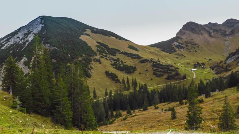 Der Blick hinüber zum Hochmiesing und zur Rotwand