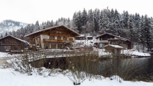 Die alte Wurzhütte am Südende des Spitzingsees