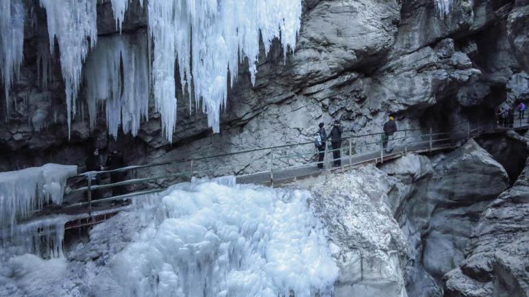 Eiszapfen in der winterlichen Breitachklamm