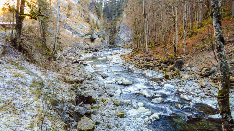 Noch fließt die Breitach durch ein großzügiges Bachbett