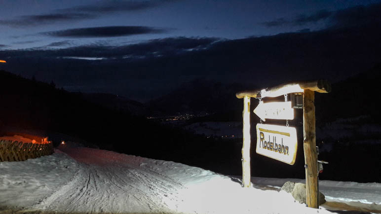 Am Start der Rodelbahn von der Jufenalm nach Maria Alm