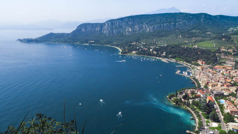 Der Zipfel oben links ist die Punta San Vigilio, ein wunderbares Ausflugsziel