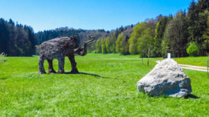 Das Mammut auf der Wiese im Westenbachtal