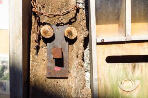 I see faces!