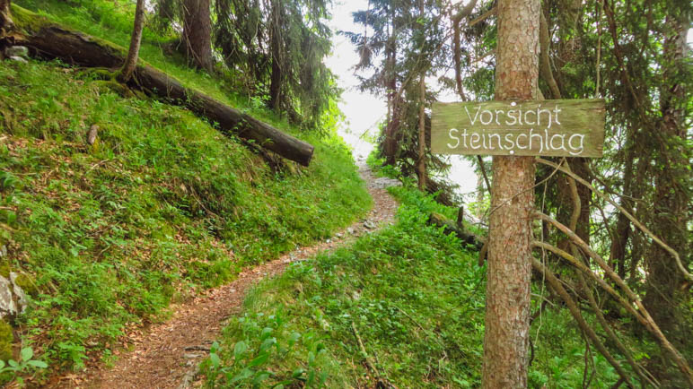 Vorsicht Steinschlag, jetzt kommen die Schotterfelder