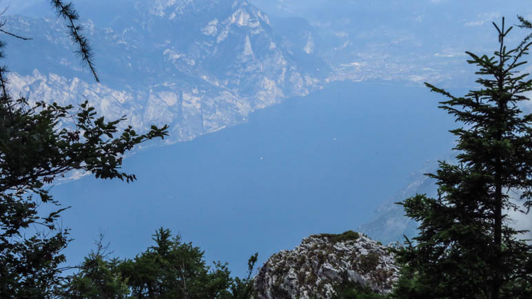 Der Blick auf den nördlichen Gardasee mit Riva del Garda