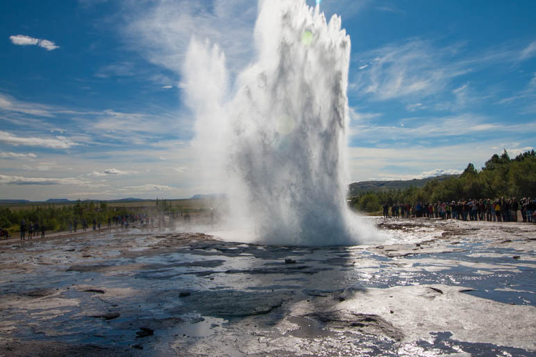 Ausbruch des Geysirs Strokkur