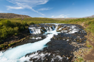 Der Brúarfoss und seine Umgebung