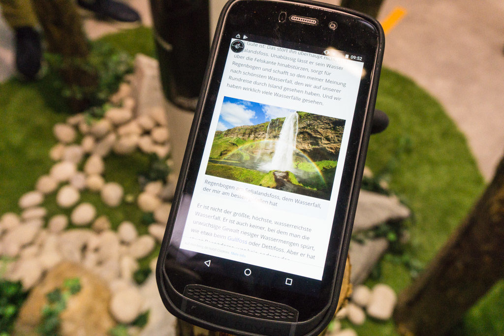 Sogar auf-den-berg.de ist drauf! Das Land Rover Explore Outdoor Phone