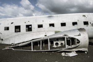 Das Flugzeug hat keine Tragflächen mehr