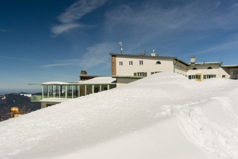 Die Bergstation der Predigstuhlbahn mit dem Aussichtsrestaurant