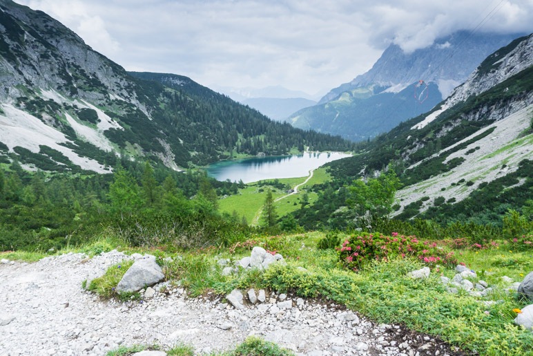 Der Seebensee und die Zugspitze, im Aufstieg zur Coburger Hütte