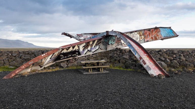 Der Träger der zerstörten Brücke im Skeiðarársandur