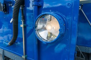 Scheinwerfer am Waggon