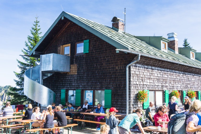 Auf der Terrasse des Püschlinghauses