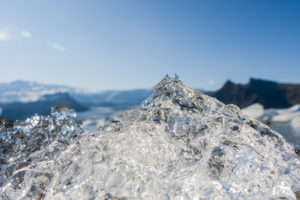 Das Foto macht es möglich: Ein kleines Eisstück wird zum mächtigen Eisberg