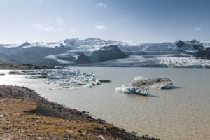 Der Fjallsárlón und die Gletscherzunge Fjallsjökull