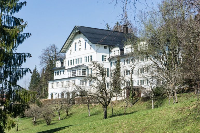 Das alte Kurhaus von Bad Adelholzen, ein imposanter Anblick