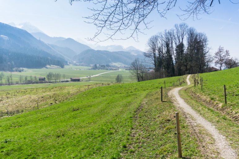 Auf dem Großen Kulturwanderweg rund um Bergen im Chiemgau