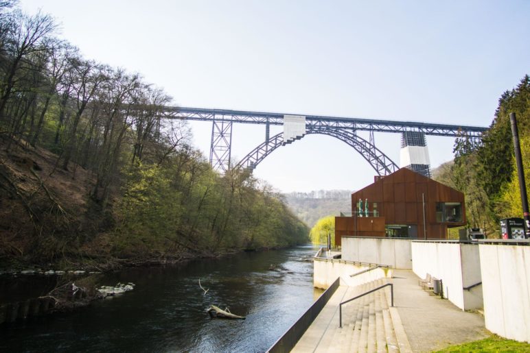 Haus Müngsten und die Müngstener Brücke