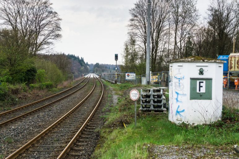 Die Müngstener Brücke vom Bahnsteig aus gesehen