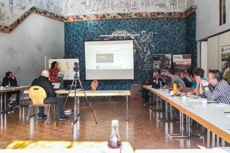 Outdoor-Blogger Indoor: Während einer Barcamp Session