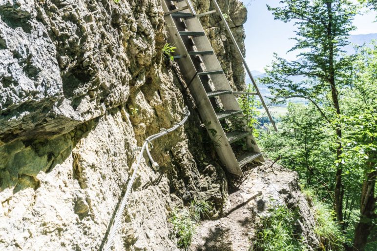 Die Leiter hoch zum Grafenloch. Vorsicht beim Abstieg, der Platz vor der Leiter ist recht klein