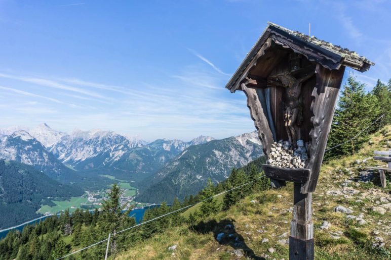 Das Durrakreuz auf halbem Weg von der Dalfazalm zur Erfurter Hütte