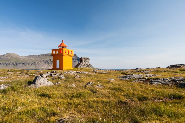 Unser Ziel: Der Leuchtturm. Aber zunächst müssen wir das Auto freibekommen