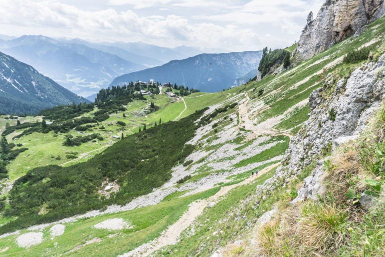 Weg unterhalb des Gschöllkopfs zur Erfurter Hütte