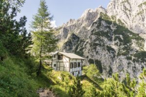 Wie gemalt: Knappenhäuser vor der Bergkulisse