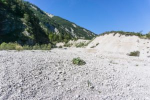 Eine der Querungen von Schotterfeldern auf dem Mariensteig