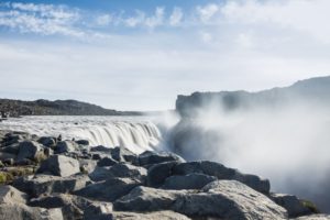 Lang belichtet: Der Dettifoss mit weichem Wasser