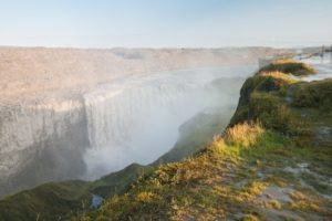 Auf der Westseite ist man ein gutes Stück oberhalb des Wasserfalls