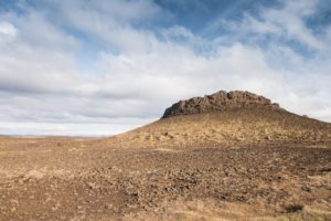 Ein Felsberg an der Straße 864, nördlich des Dettifoss