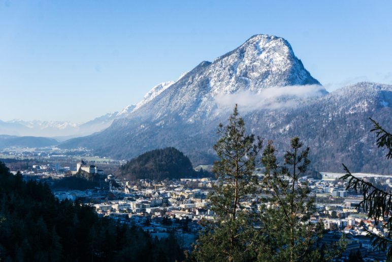 Der Blick vom Kaiseraufstieg auf Kufstein und hinüber zum Pendling