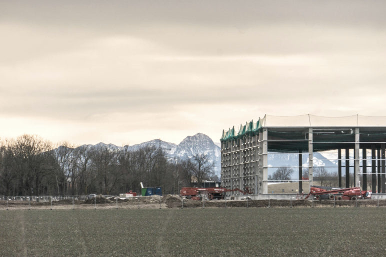 Blick auf den Wendelstein vom Bahnhof Grub aus