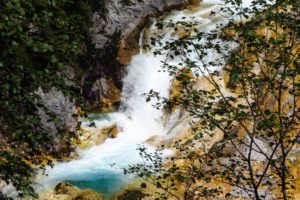 Am Karwendelbach-Wasserfall