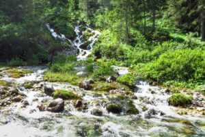 Ein kleiner Wasserfall an unserem Pausenplatz