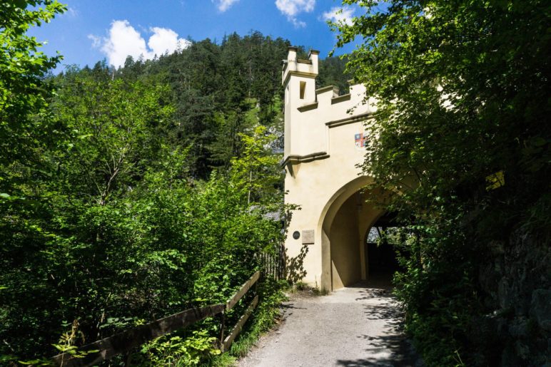 Das Portal der Hohen Brücke