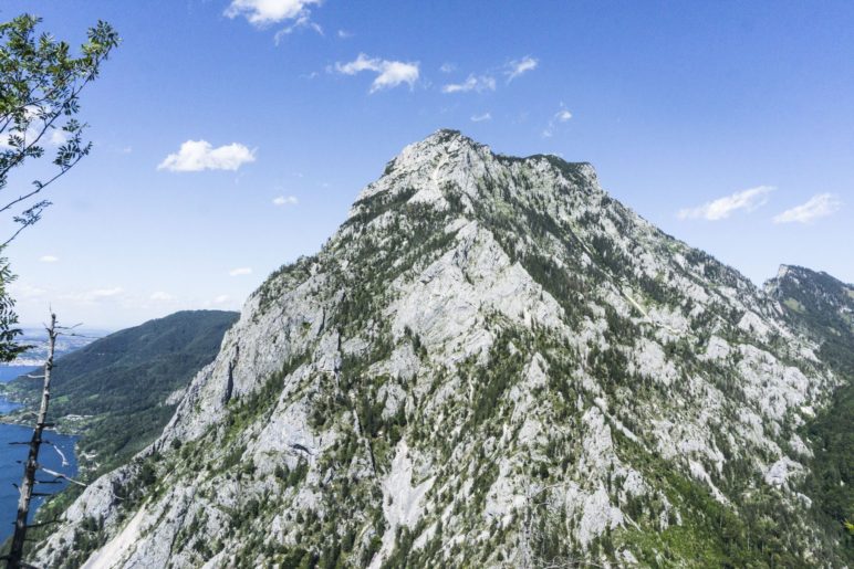 Der Traunstein steht direkt nebenan in Norden 