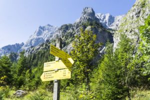 Hinter dem Wimbachschloss zweigt der Steig zur Hochalmscharte ab