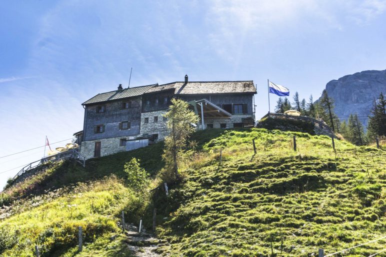 Das Purtschellerhaus auf dem Eckerfirst in den Berchtesgadener Alpen