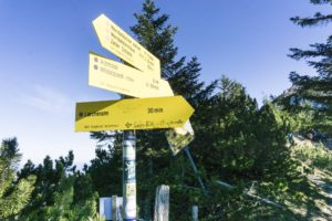 Ab jetzt ist der Weg zum Gipfel schwarz markiert