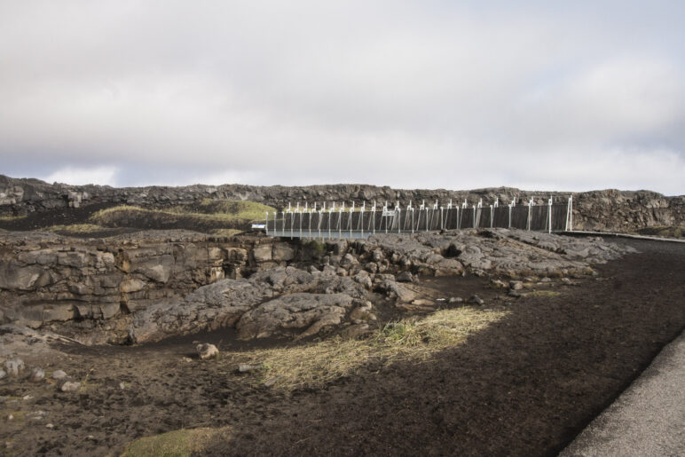 Die Brücke zwischen den Kontinenten auf der Halbinsel Reykjanes