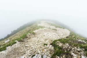 Serpentinen, die scheinbar ins Nichts führen