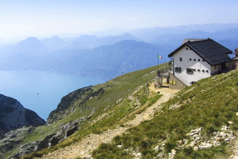 Bei der Monte-Baldo-Überschreitung 2011 habe ich den Gardasee vom Rifugio Telegrafo aus sehen können.