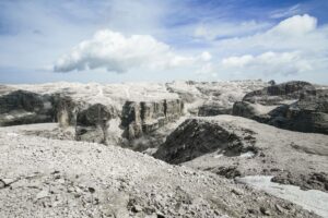 Auf dem Sellastock, mit Blick über das Val Lasties